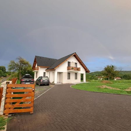 Hotel Eco Familia Pojoga Zewnętrze zdjęcie
