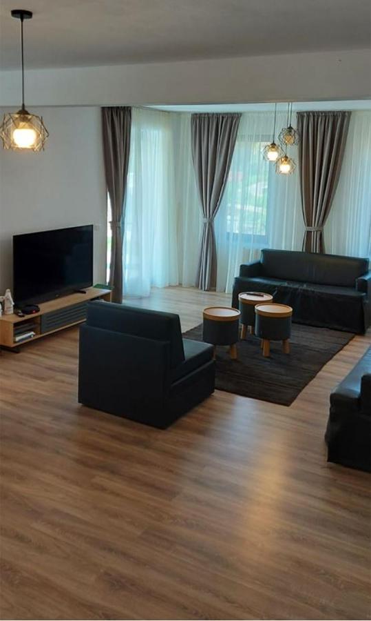 Hotel Eco Familia Pojoga Zewnętrze zdjęcie