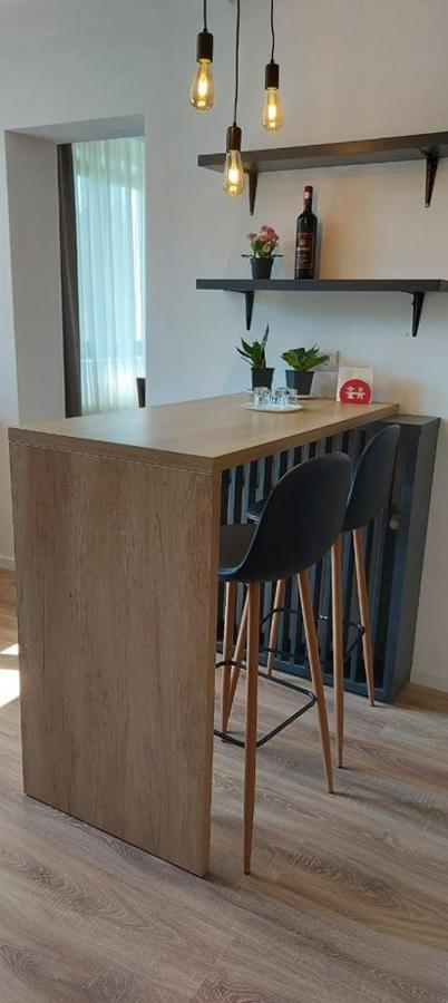 Hotel Eco Familia Pojoga Zewnętrze zdjęcie
