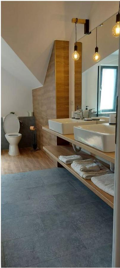 Hotel Eco Familia Pojoga Zewnętrze zdjęcie