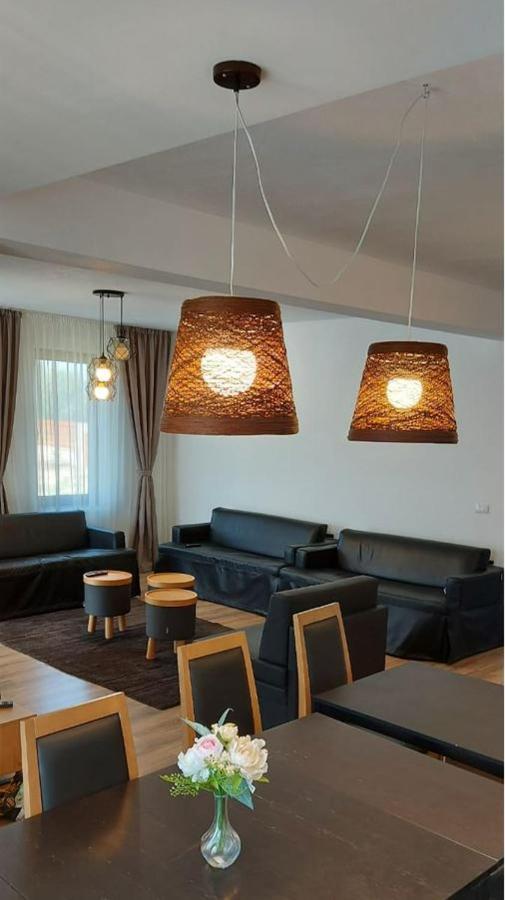 Hotel Eco Familia Pojoga Zewnętrze zdjęcie