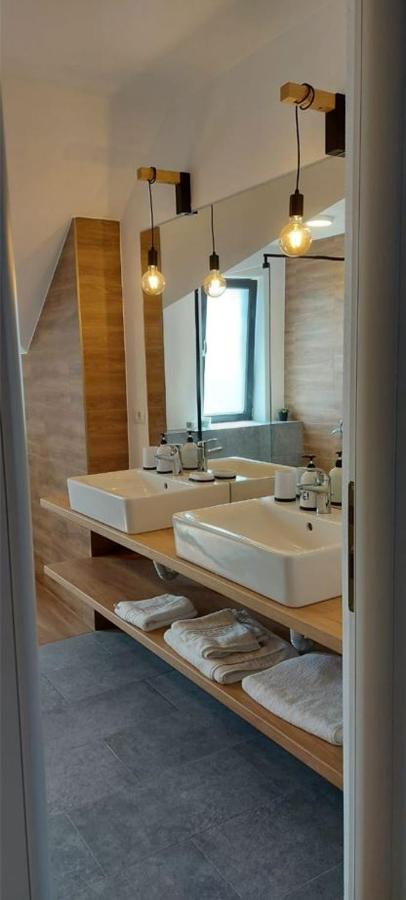 Hotel Eco Familia Pojoga Zewnętrze zdjęcie