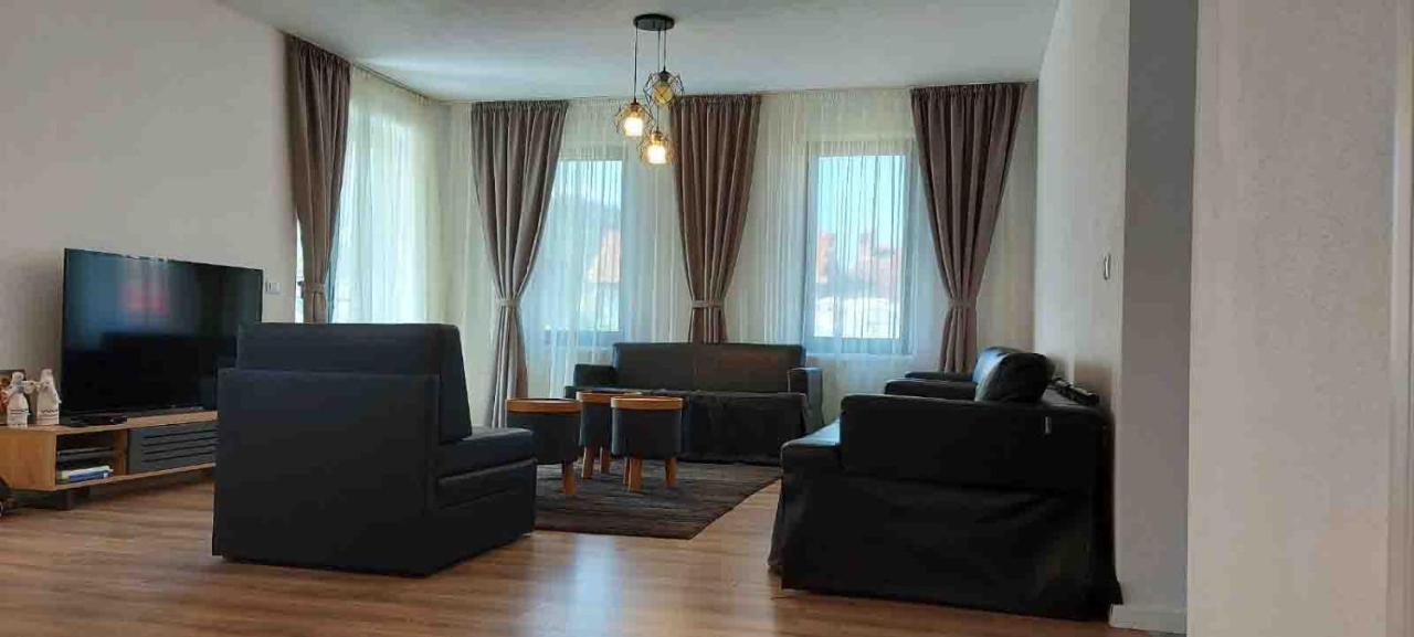 Hotel Eco Familia Pojoga Zewnętrze zdjęcie