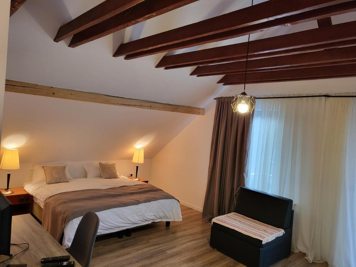 Hotel Eco Familia Pojoga Zewnętrze zdjęcie
