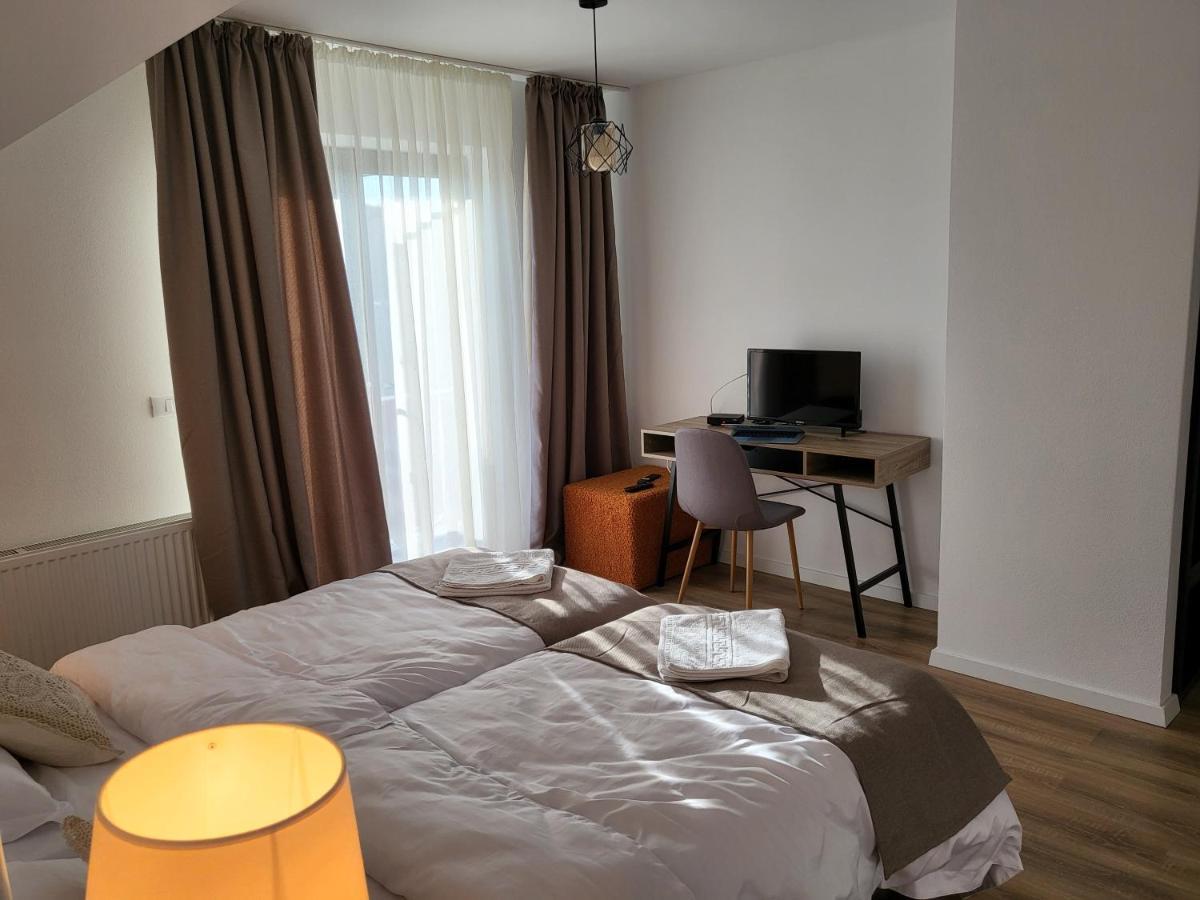 Hotel Eco Familia Pojoga Zewnętrze zdjęcie