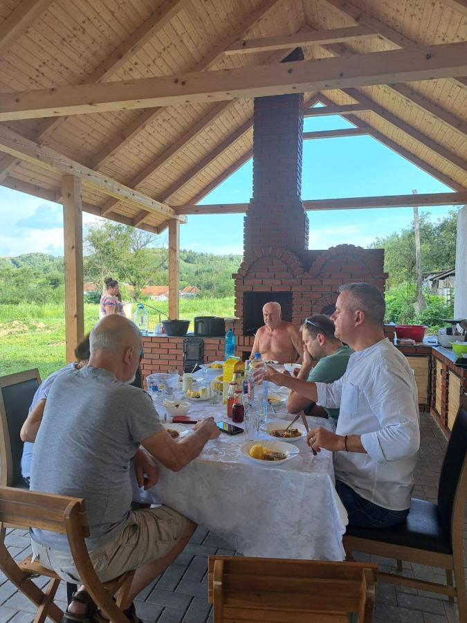 Hotel Eco Familia Pojoga Zewnętrze zdjęcie