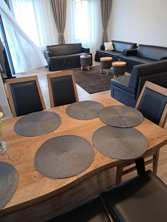 Hotel Eco Familia Pojoga Zewnętrze zdjęcie