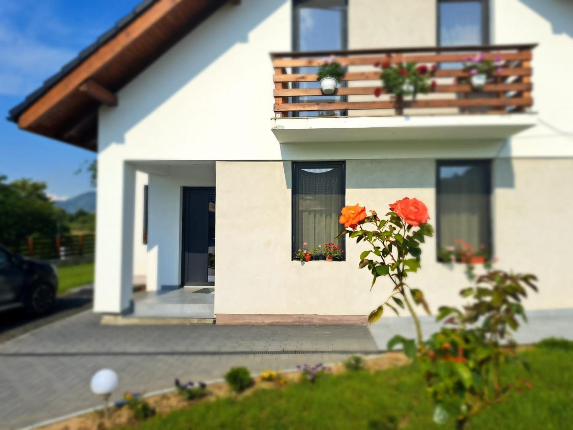Hotel Eco Familia Pojoga Zewnętrze zdjęcie