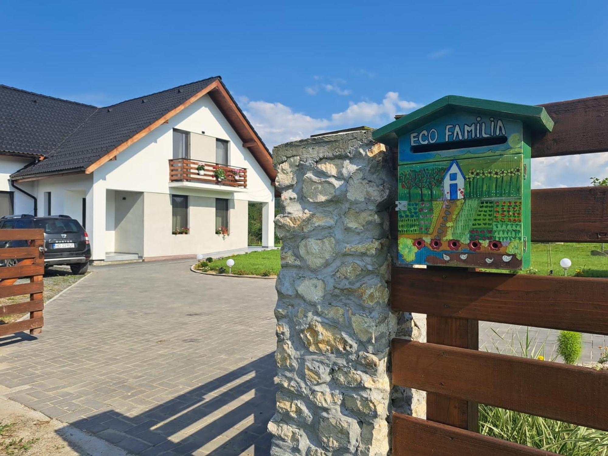 Hotel Eco Familia Pojoga Zewnętrze zdjęcie