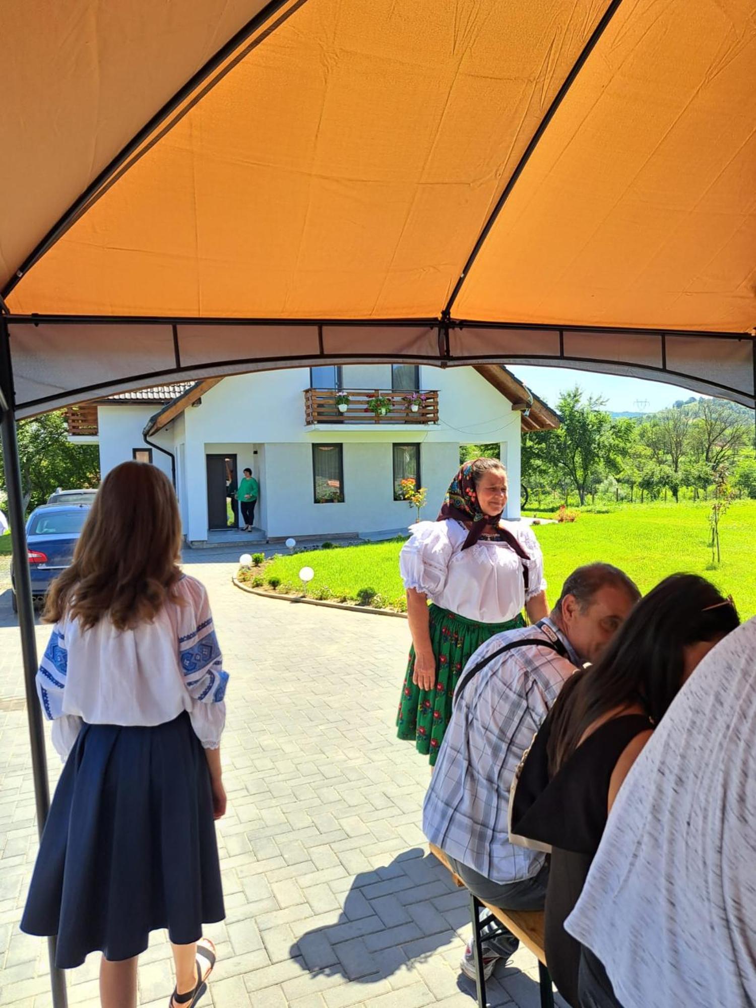 Hotel Eco Familia Pojoga Zewnętrze zdjęcie